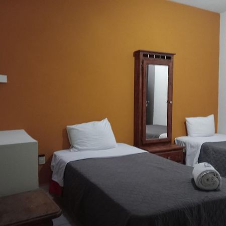 Residencia San Pablo Hostel Queretaro Exterior photo
